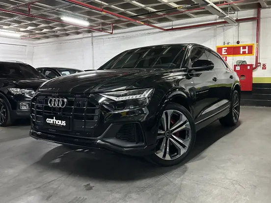 AUDI Q8 PERFORMANCE BLACK