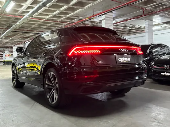 AUDI Q8 PERFORMANCE BLACK