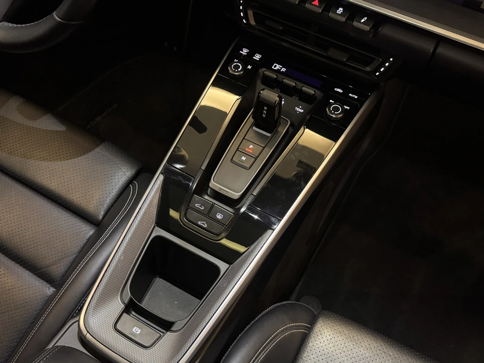 Porsche 911 Carrera amarela 2020/2021: Transmissão PDK