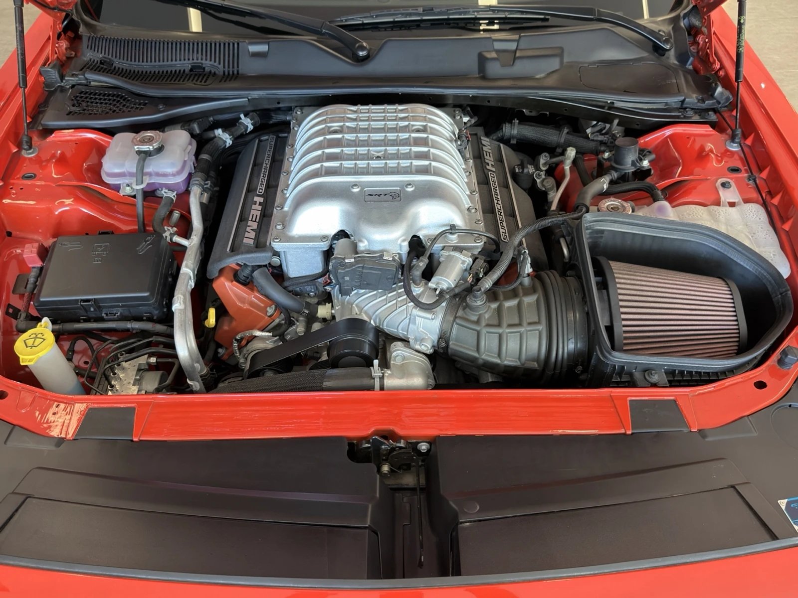 Motor V8 6.2 Supercharged HEMI do Challenger Hellcat
